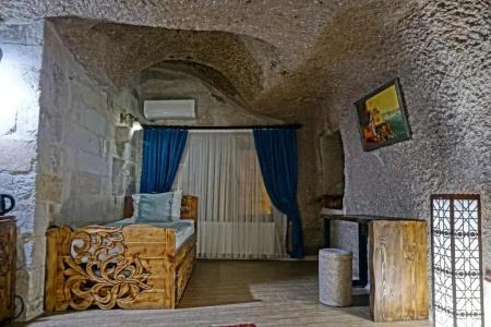 Holiday Cave - 143