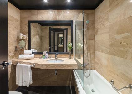 H10 Marina Barcelona - 35