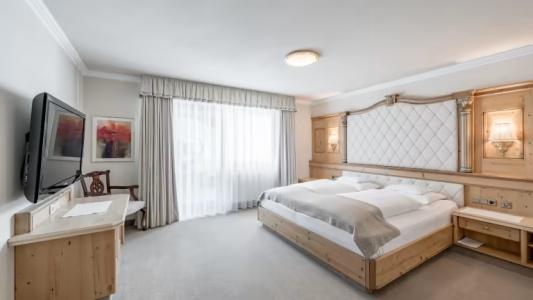 Trofana Royal - 81