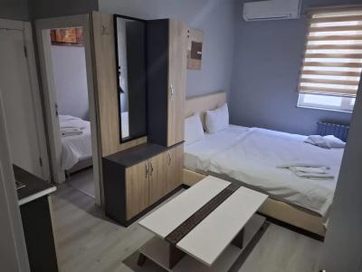 Edrin Otel - 8