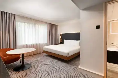 Hilton London Olympia - 4