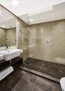 Stamford Plaza - 53