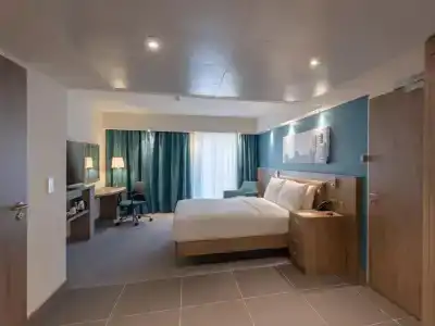 Hampton by Hilton Düsseldorf City Centre - 10