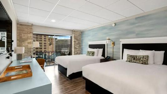 Riverwalk Plaza - 72