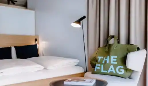 The Flag West m. - 61