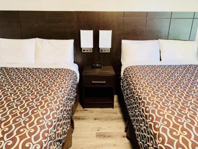 Deluxe Inn - 34