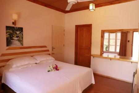 New Breeze Thoddoo Inn - 1
