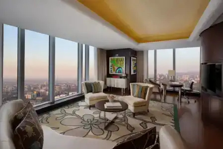 Ritz-Carlton - 66