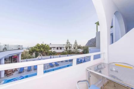 Blue Waves Suites & - 137