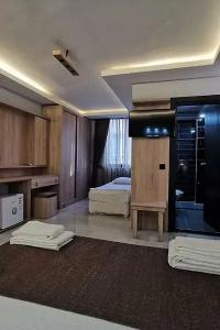 Beyond Otel - 33