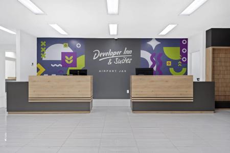 TraveInn & Suites by Wyndham Airport - 1