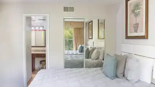 Parc Corniche Condominium Suites - 42