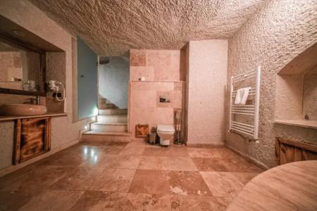 Zeus Cave Suites - 94