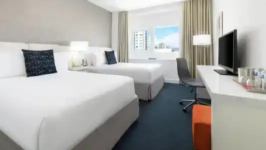 Yve Miami - 34
