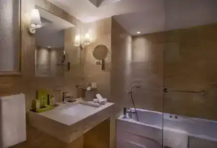 DoubleTree by Hilton Bodrum Marina Vista - 44