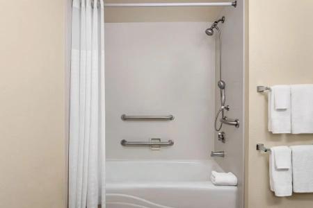 Baymont by Wyndham - Intl Speedway - 25