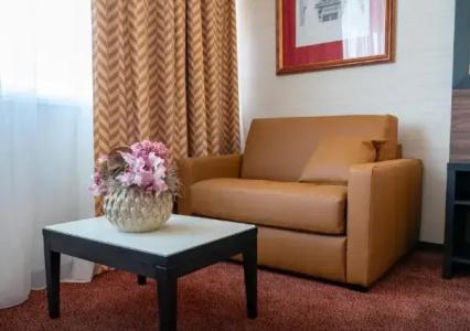 Nash Suites Airport - 26