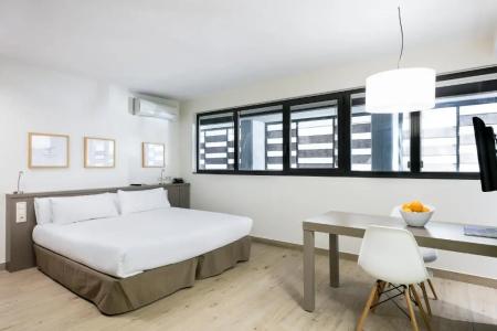 ApartBcn Montjuic - 3