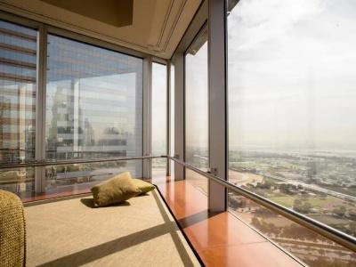 Jumeirah Emirates Towers - 84