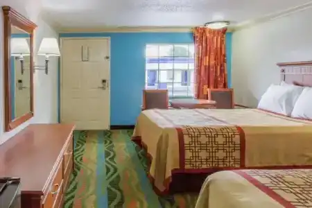 Days Inn by Wyndham Virginia Beach Town Center - 12
