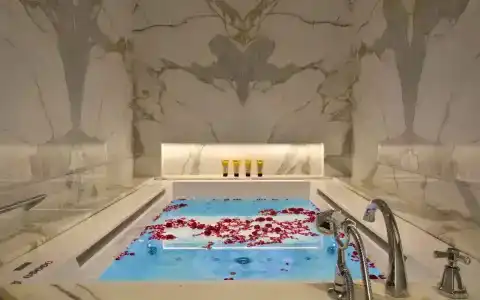 Splendide Royal - Small Luxury Hotels of the World - 84