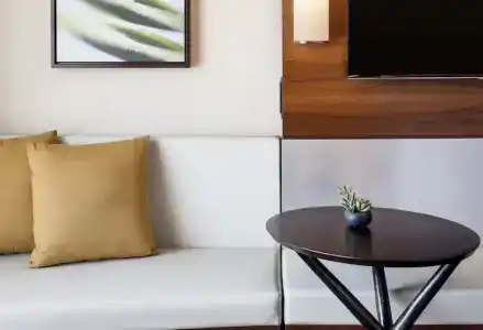 Hilton Garden Inn Waikiki Beach - 69