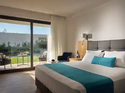 Cavo Orient Beach & Suites - 41
