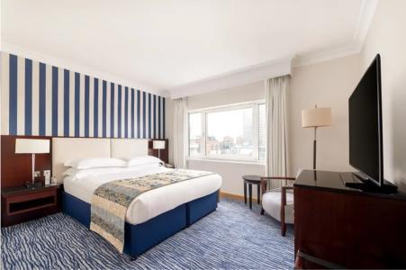 The Chelsea Harbour and Spa - 41