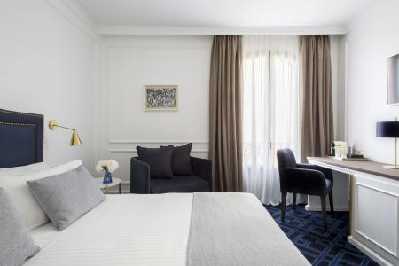 Midmost by Majestic Hotel Group - 9