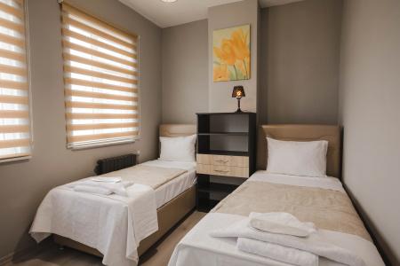 Edrin Otel - 1