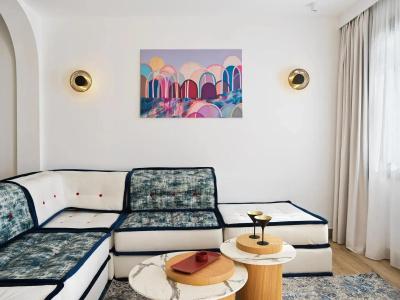 Cresanto Luxury Suites - 93