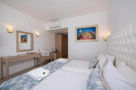 Delfina Beach - 36