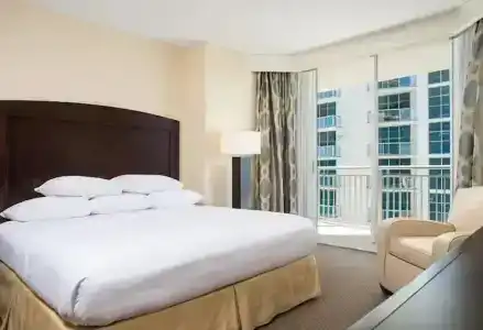 DoubleTree by Hilton Ocean Point - North Miami Beach - 38