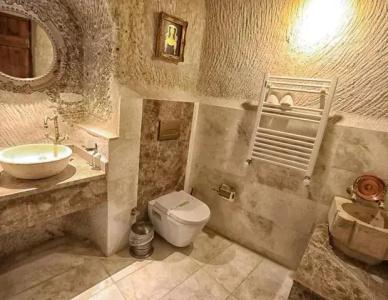 Traveller's Cave - 103