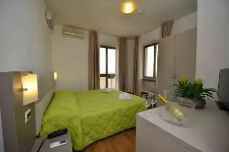 Bella Peschiera - 28