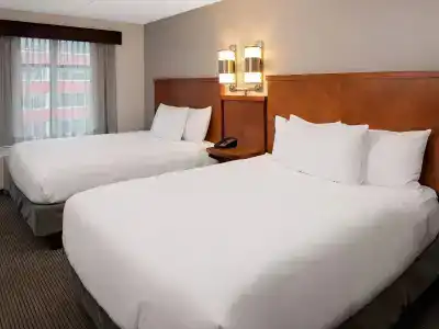 Hyatt Place North Shore - 37