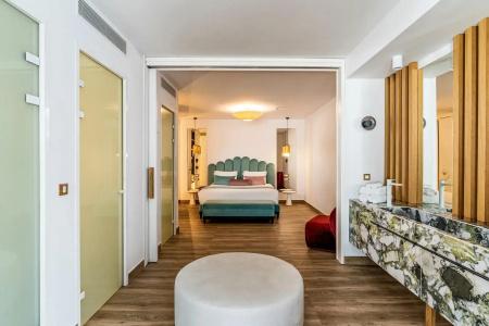 Cresanto Luxury Suites - 73