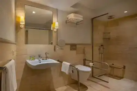 DoubleTree by Hilton Bodrum Marina Vista - 31