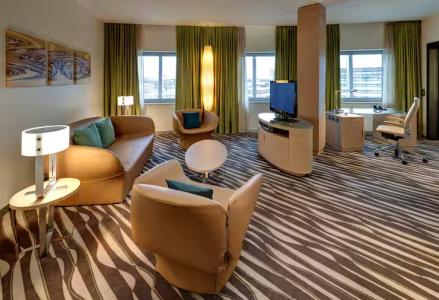 Hilton Frankfurt Airport - 61