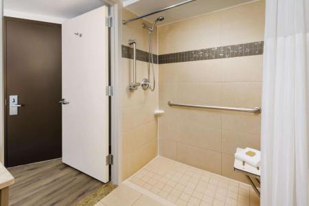 DoubleTree by Hilton - Chelsea - 44