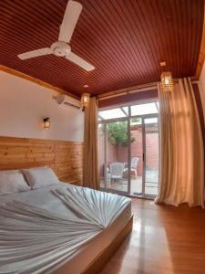 New Breeze Thoddoo Inn - 8