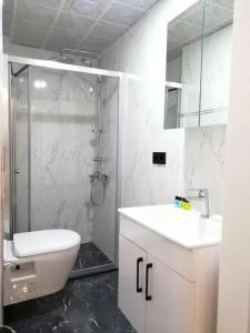 White Golden Suite - 52