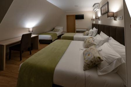 Dinya Lisbon & Lounge Bar - 11