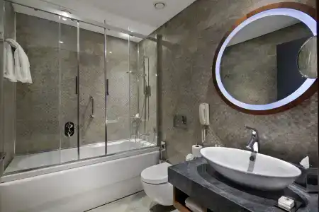 DoubleTree by Hilton Istanbul - Piyalepasa - 42