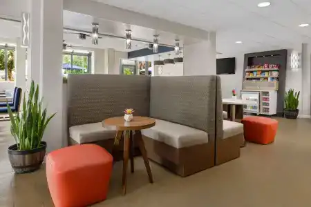 Hampton Inn Ft. Lauderdale-Cypress Creek - 2