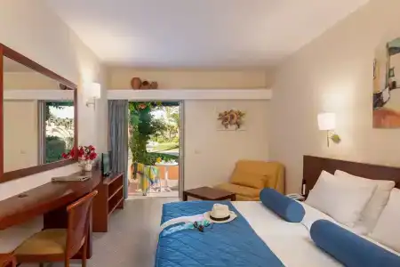 Anissa Beach - 26