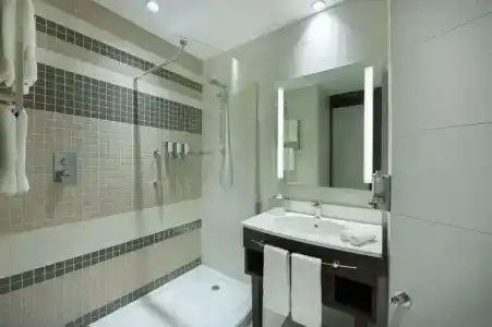 Hampton By Hilton Dubai Airport - 37