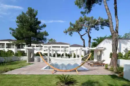 Alexandra Beach Spa Resort - 33
