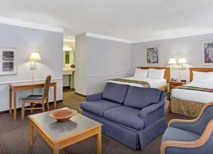 Days Inn by Wyndham Tucson City Center - 31