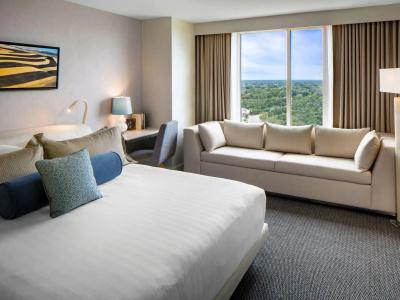 Hyatt Regency - 72